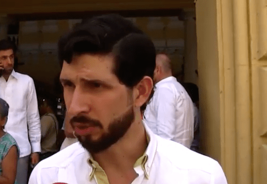 F5D4903E-EC40-4B4D-BD94-C0B21CEB659F