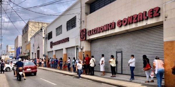 largas_colas_en_el_monte_de_piedad.jpg_998780120