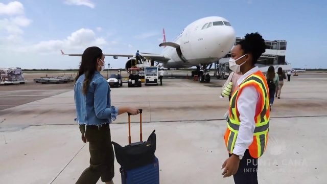video-el-aeropuerto-de-punta-can-e1590980187730