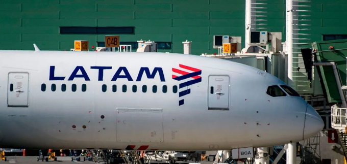 Screenshot_2021-04-15 LATAM Airlines reduce proyección operacional ante nuevas restricciones por Covid-19