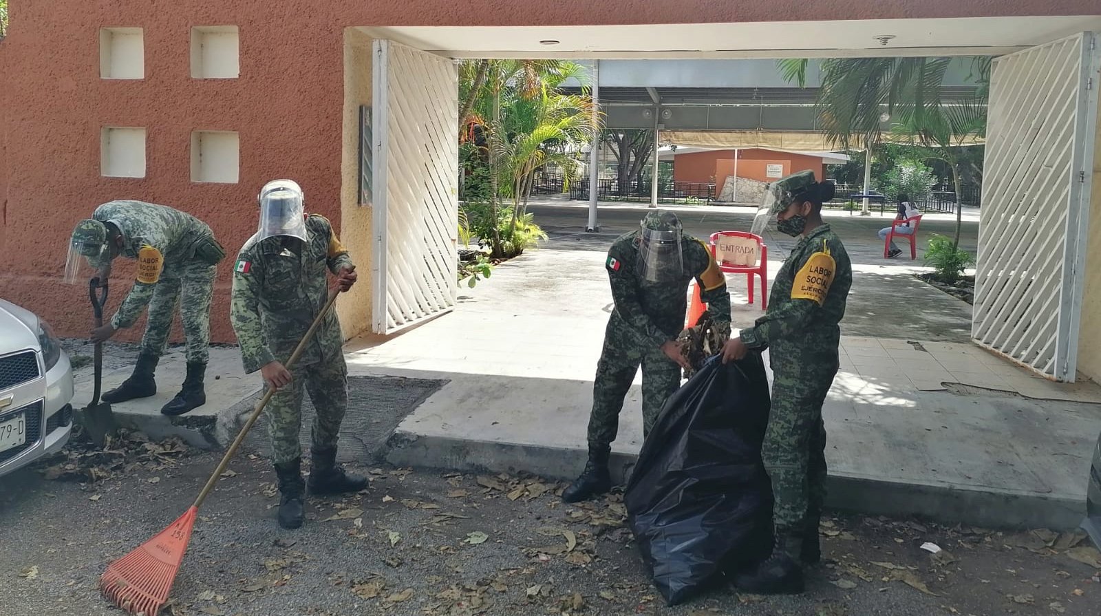 4FE0B4FE-4FFE-44B5-B479-5192267908A0