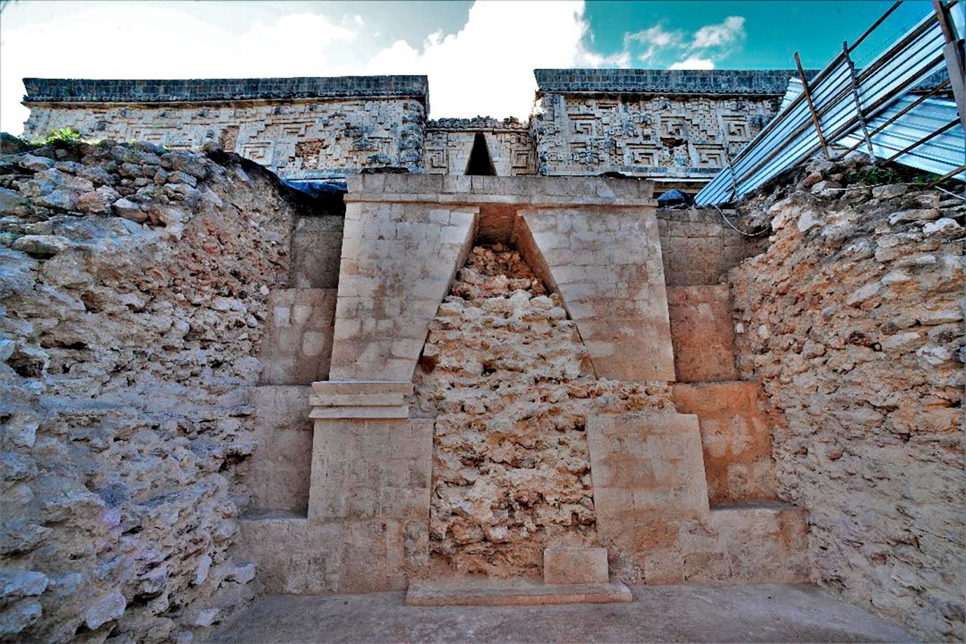 D26253B7-D1A6-4CE3-B98B-ED4AE288BD04