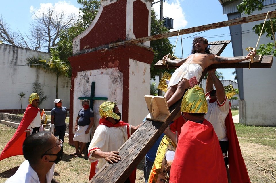 AB40CA71-B6E0-4272-8D2C-4AF82D5A5EBD