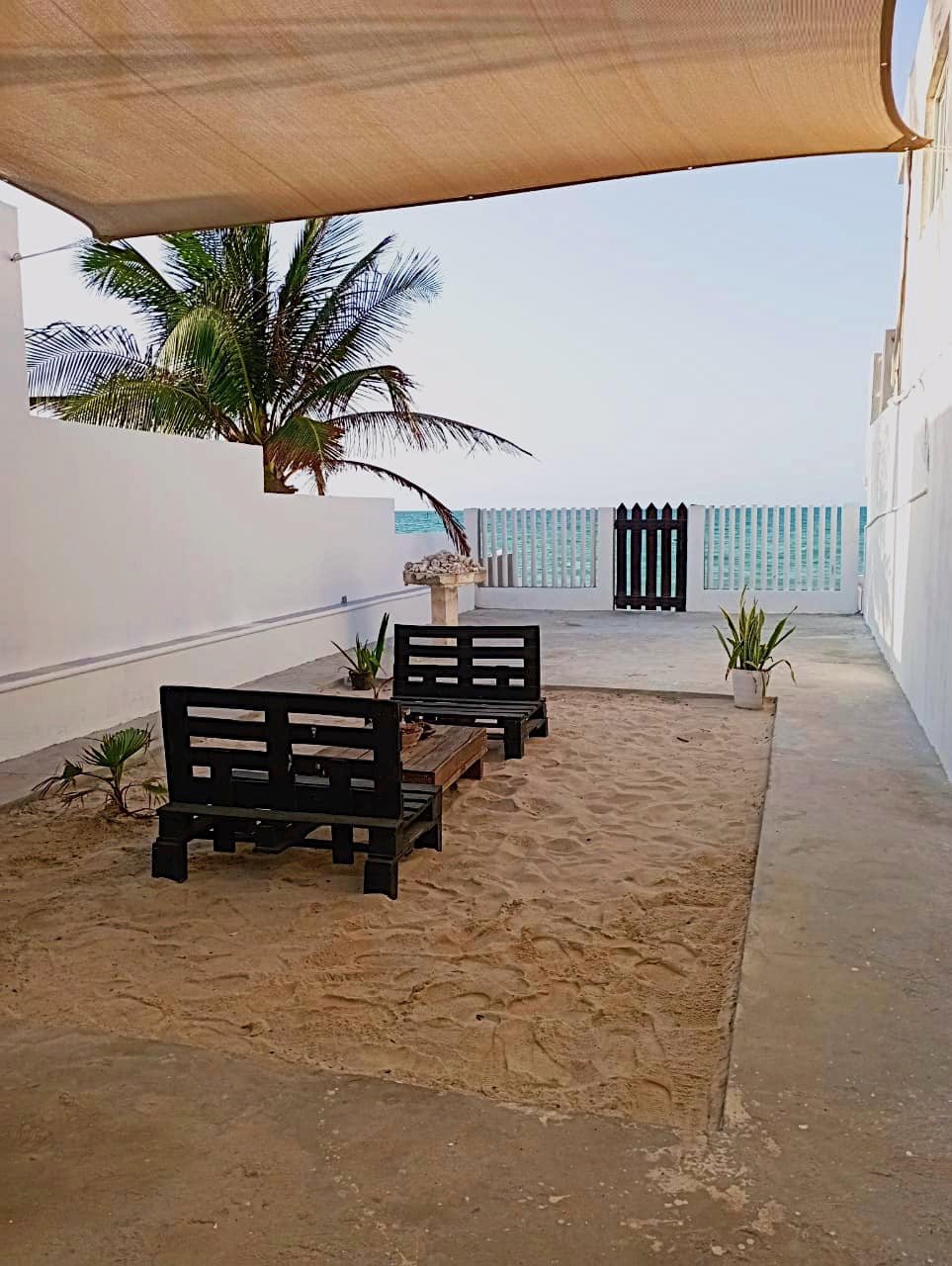 E9338C14-0FED-483D-B299-E52076621FF6