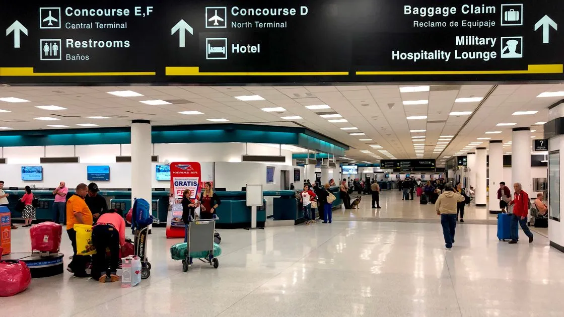aeropuerto-miami-afp.jpg_423392900.webp?w=1024